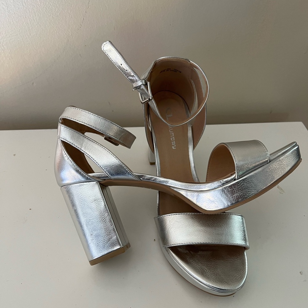 Brand-new silver block heels by CL by Laundry - Picture 6 of 9